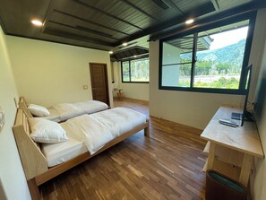 Twin Room | Down duvets, individually decorated, individually furnished - Yi-Ching Winery Guesthouse (Shuili)