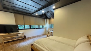 Signature Double or Twin Room, Mountain View | Gebar bulu kapas, ruang kerja komputer riba, dihias secara berasingan 