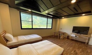 Twin Room | Down duvets, individually decorated, individually furnished - Yi-Ching Winery Guesthouse (Shuili)