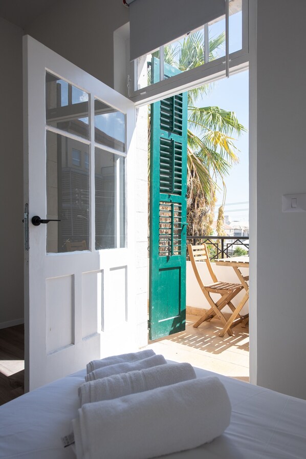 Apartment, 2 Bedrooms, Balcony | Desk, iron/ironing board, free WiFi, bed sheets