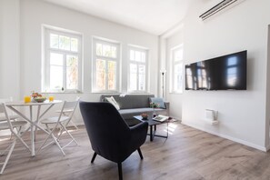 Apartment, 2 Bedrooms, Balcony | Television