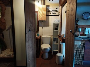 Handtücher, Seife, Shampoo, Toilettenpapier