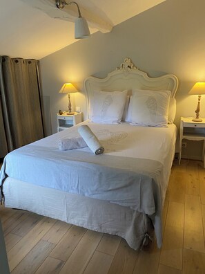 1 chambre, fer et planche à repasser, Wi-Fi, draps fournis