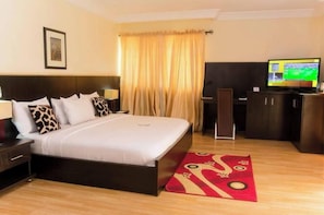 Executive Room | 1 bedroom, in-room safe, free WiFi - Apartments & Hotels by Qualer Jos (Jos)