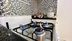 Coffee/tea maker, electric kettle, coffee grinder - Romantic Hideaway One Bedroom Villa (Dubai)