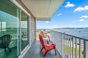 Property grounds - Amazing Bay view from this Assateague House Condo (Ocean City)
