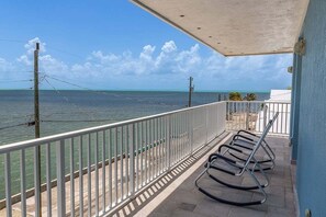 Property grounds - Vista Del Mar~ Private Pool Home w/ Ocean Views, 45' Dock! (Marathon)