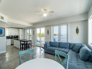 Smart TV - Vista Del Mar~ Private Pool Home w/ Ocean Views, 45' Dock! (Marathon)