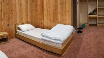 Deluxe-Doppel- oder -Zweibettzimmer | Schallisolierte Zimmer, Bügeleisen/Bügelbrett, kostenloses WLAN