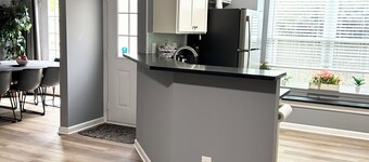 Inviting 1 level duplex - Casual Lux inspired 