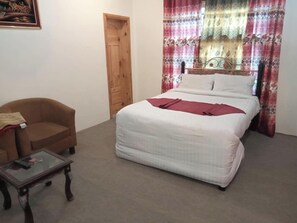 デラックス ダブルルーム | 防音設備、アイロン / アイロン台、WiFi (無料)