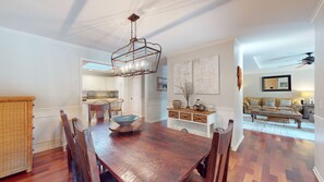 Dining - Boutique Updated Home with Much to Offer! (Hilton Head)