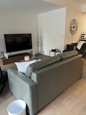 Living area - For rent by the month only in Old Quebec Batiste 2023 (Québec)