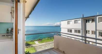 On The Esplanade - Close to beach & cronulla mall