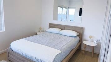 2 bedrooms, iron/ironing board, free WiFi, bed sheets