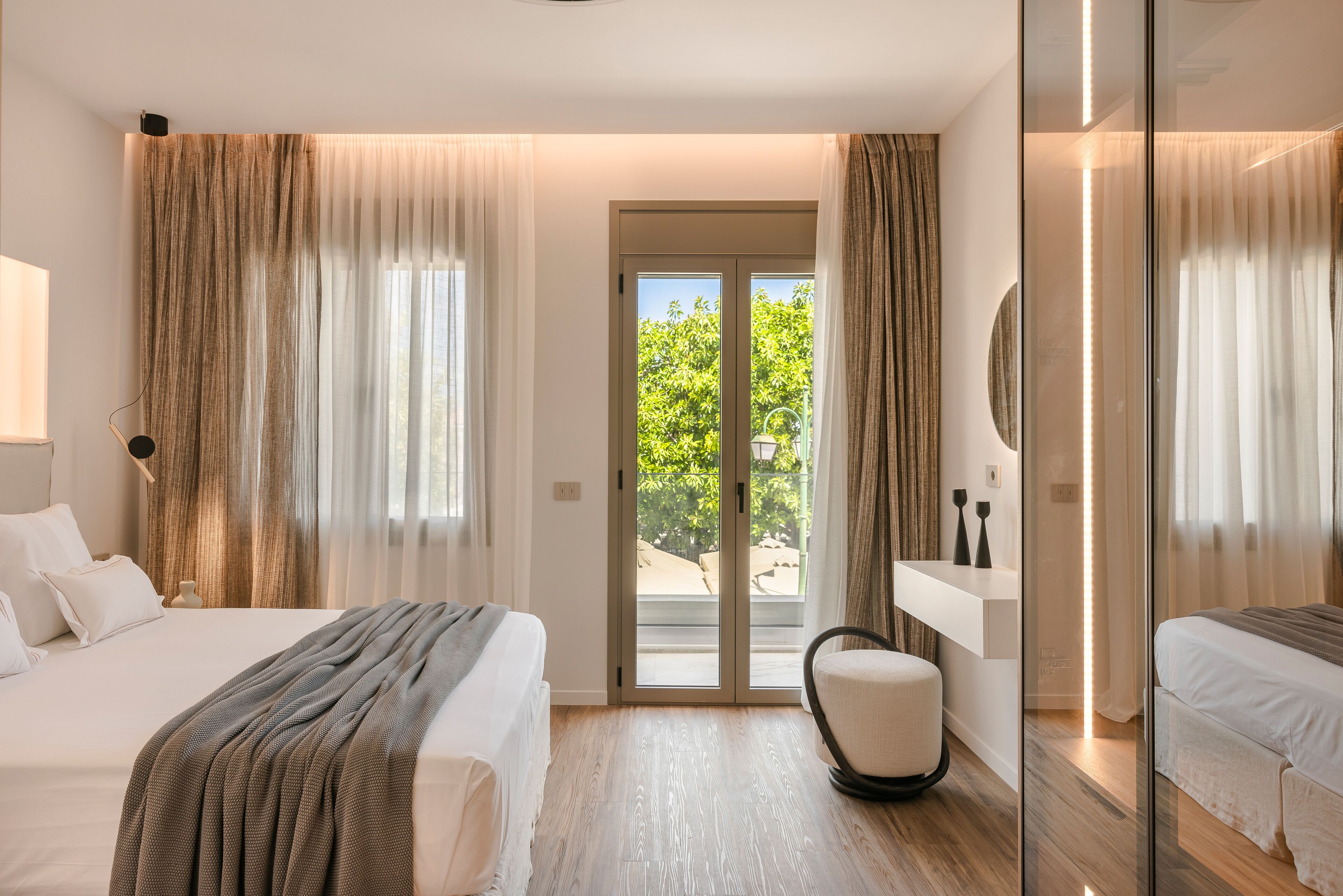 Junior Studio Suite | Premium bedding, Tempur-Pedic beds, in-room safe, individually decorated