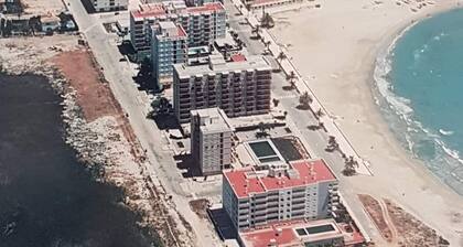 Apartamento Vacacional con Piscina y Garaje