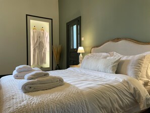 5 dormitorios, tabla de planchar con plancha, wifi y ropa de cama