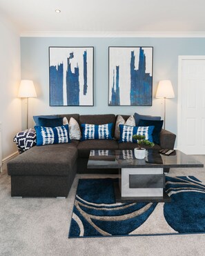 Luxury Apartment, 2 Bedrooms, Jetted Tub, Garden View | Living area | 40-inch Smart TV with digital channels - Birkby Lodge Escape (Lytham St. Anne's)
