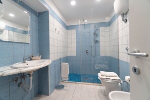 1 bedroom, desk, free WiFi