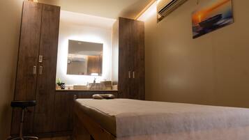 Aromatherapy, hot stone massages, Swedish massages, Thai massages
