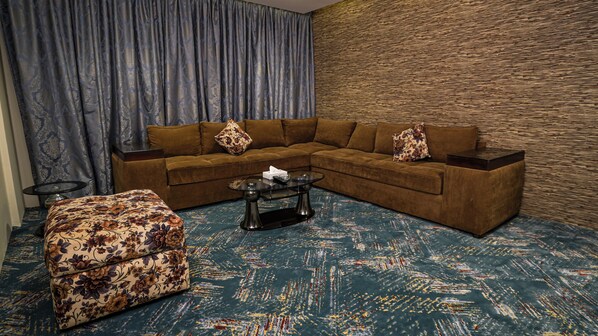 行政套房 | 起居区 | 液晶电视、壁炉