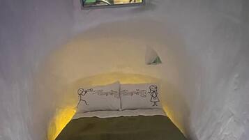 1 bedroom, in-room safe, individually decorated, individually furnished