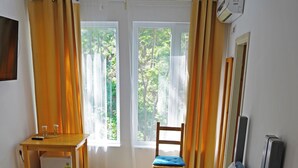 Basic Double or Twin Room | WiFi (free) - Strada Portului (Costinesti)