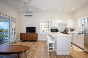 Maison, 5 chambres | Cuisine privée | Réfrigérateur, un four, cafetière-théière, grille-pain