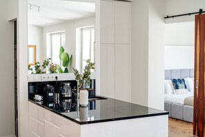Appartement Majestueux | Cuisine privée | Four, cafetière/bouilloire