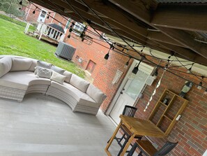 Terrace/patio - Cozy, private basement in quaint, Madison, IN with WiFi, fitness room, backporch (Madison)