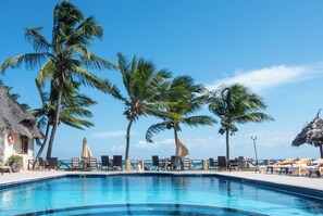 Outdoor pool - Mandarin Resort Zanzibar (Kizimkazi)