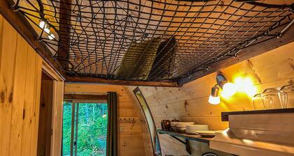 River/ wooden hottub Hobbit's cabin in the wood!