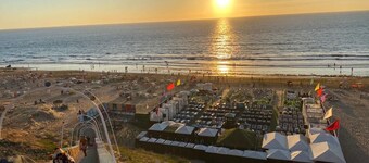 Duplex Arous Al Bahr - Beach view - Easy Check-in- near airport