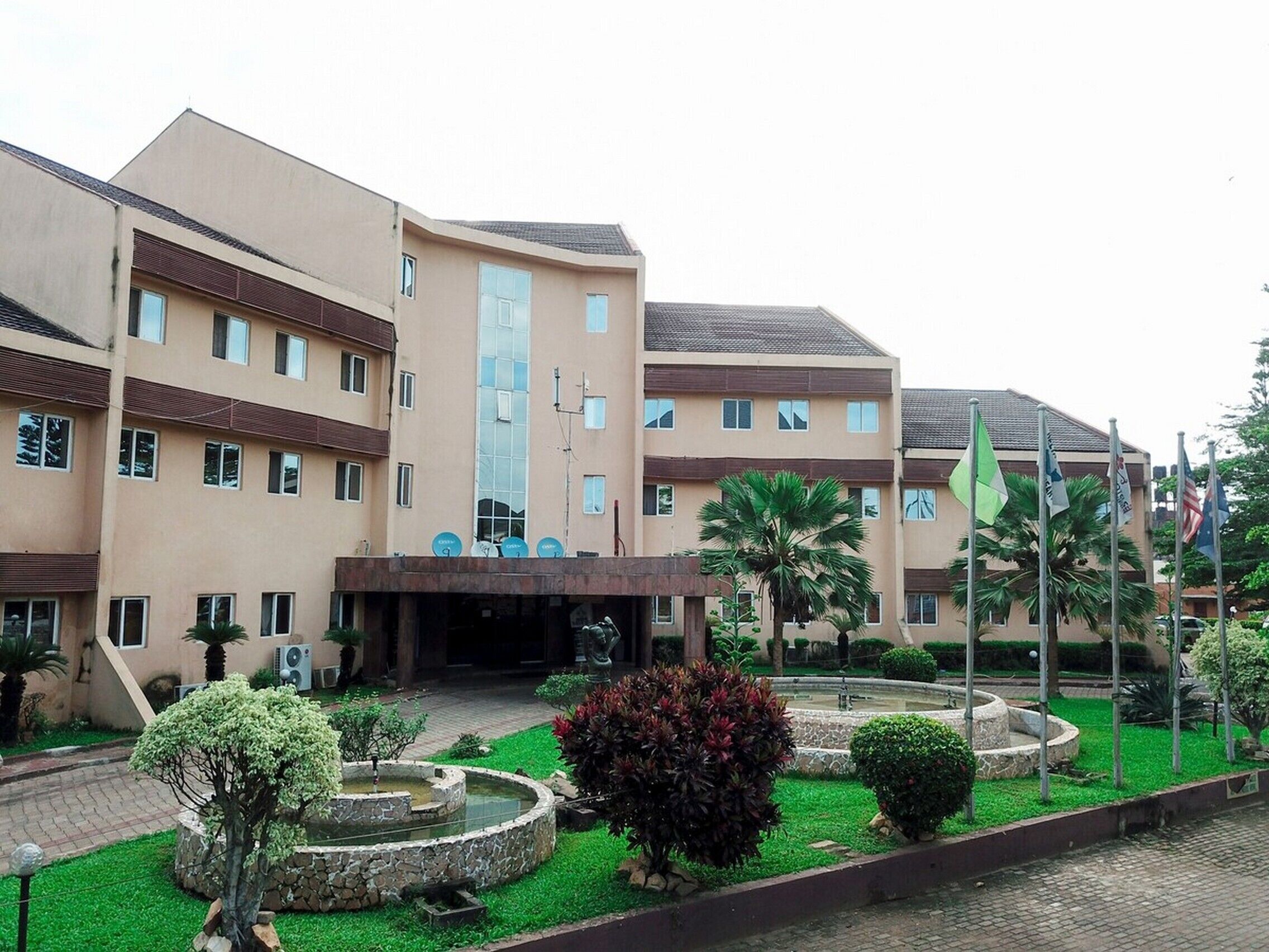 المنشأة من الخارج