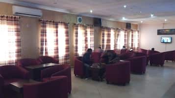 Room, 1 Bedroom, Accessible, Smoking | Lounge