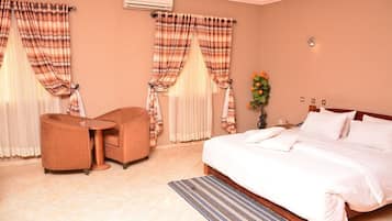 Room, 1 Bedroom, Accessible, Smoking | 2 bedrooms