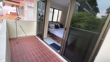 5 bedrooms, iron/ironing board, WiFi