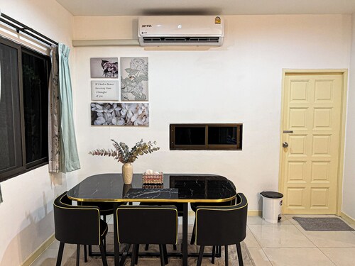 Sukhumvit/Asok Sweet Home 5BR - 7 beds - up to 12 guests