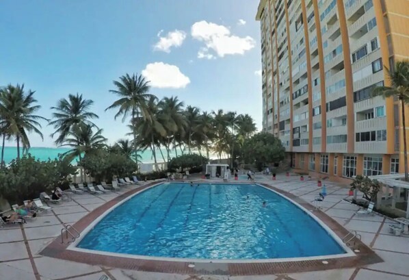 Piscine extérieure