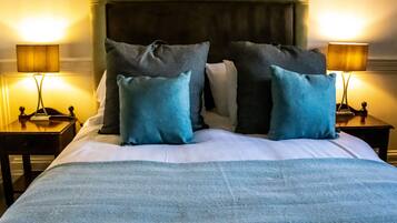 Basic Double Room | Desk, free WiFi, bed sheets