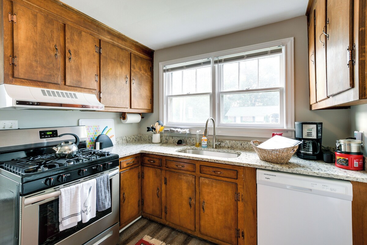 Photo 8 of Pet-Friendly Travelers Rest Home w/ Covered Patio