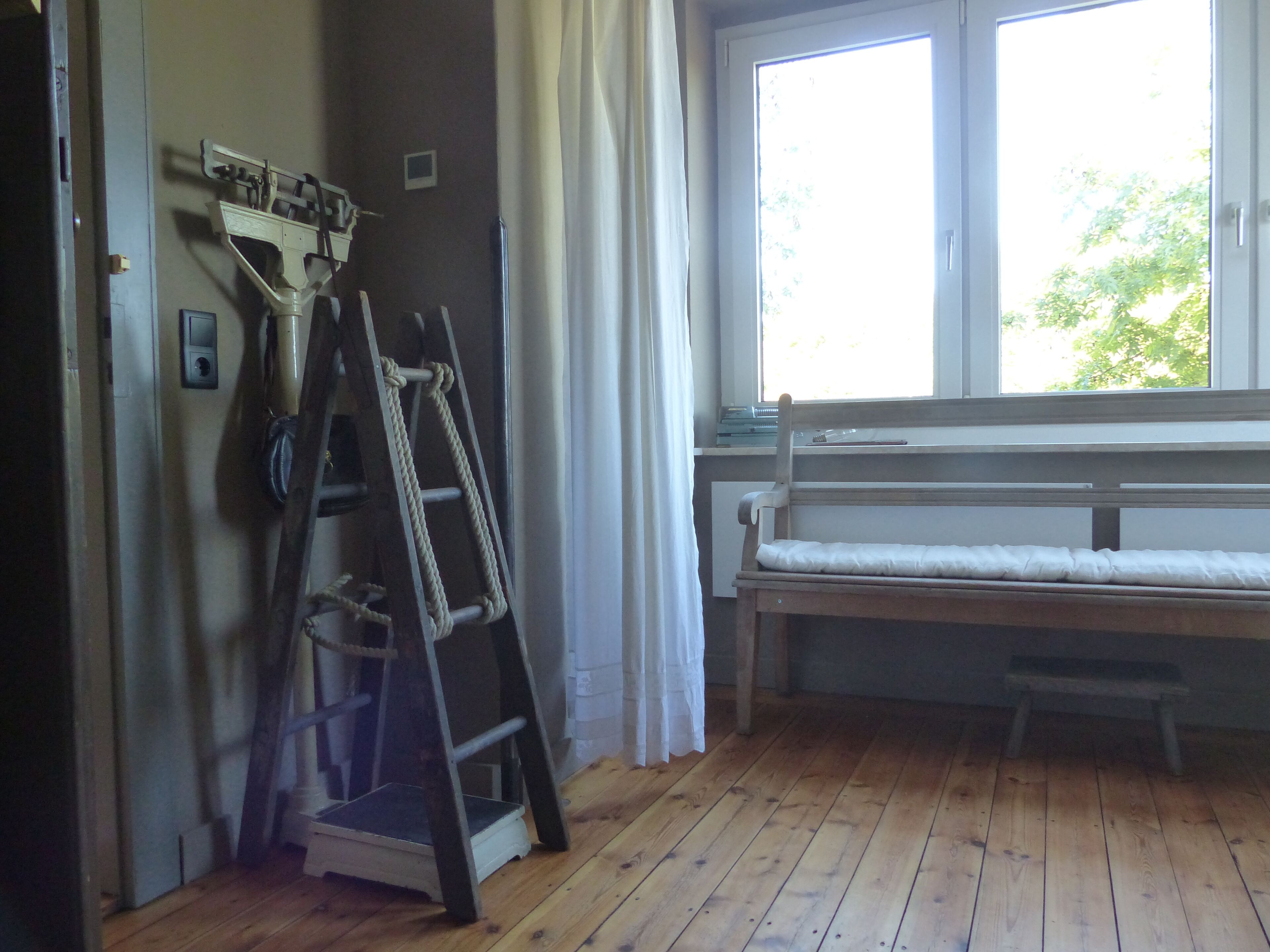 4 室のベッドルーム、旅行用ベビーベッド、WiFi (無料)、ベッドシーツ