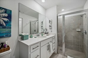 Eco-friendly toiletries, hair dryer, towels, soap - PARADISE-THE GREEN BIRDIE@ Babcock National Golf Club-BRAND NEW 2 BD, 2 BATH (Punta Gorda)