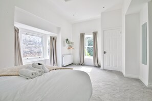 Premium appartement | Een bureau, een strijkplank/strijkijzer, gratis wifi, beddengoed