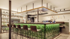 Bar (on property) - Boutiquehotel das Tschofen (Bludenz)