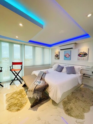 In-room safe, iron/ironing board, WiFi, bed sheets