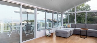 Private Steps to Bonnet Beach, AC, Linens/Towels Incl, Narragansett-Ocean views,