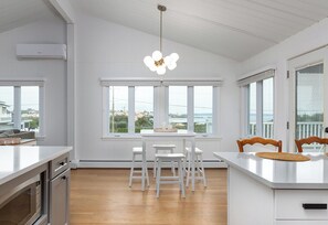 Interior - Private Steps to Bonnet Beach, AC, Linens/Towels Incl, Narragansett-Ocean views, (Narragansett)