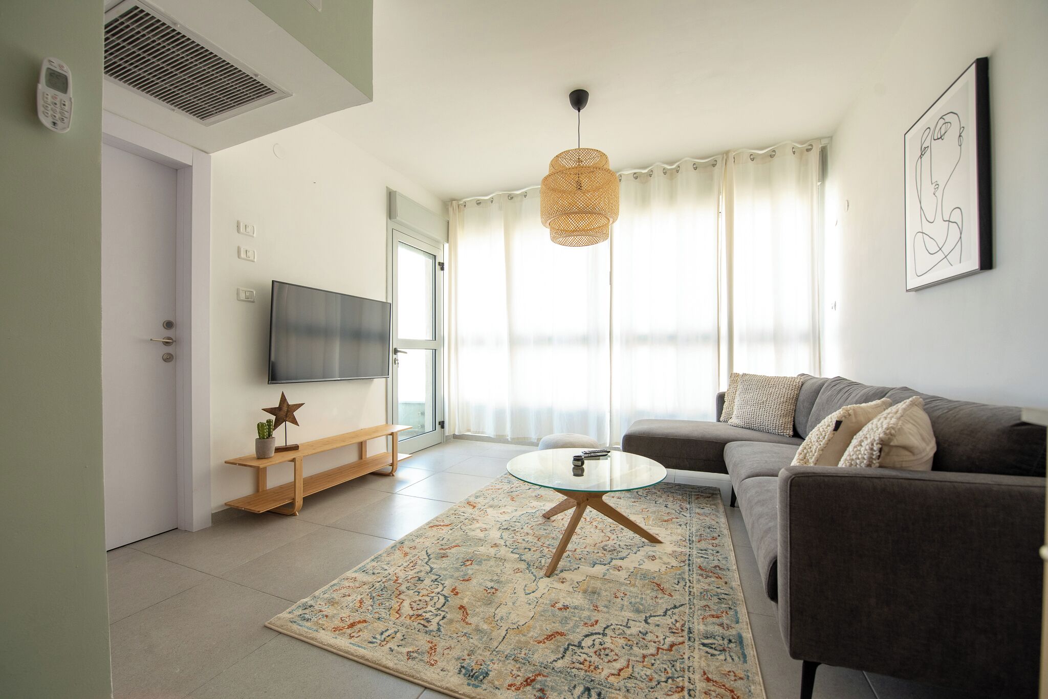 Departamento, 2 habitaciones, balcón | Televisión